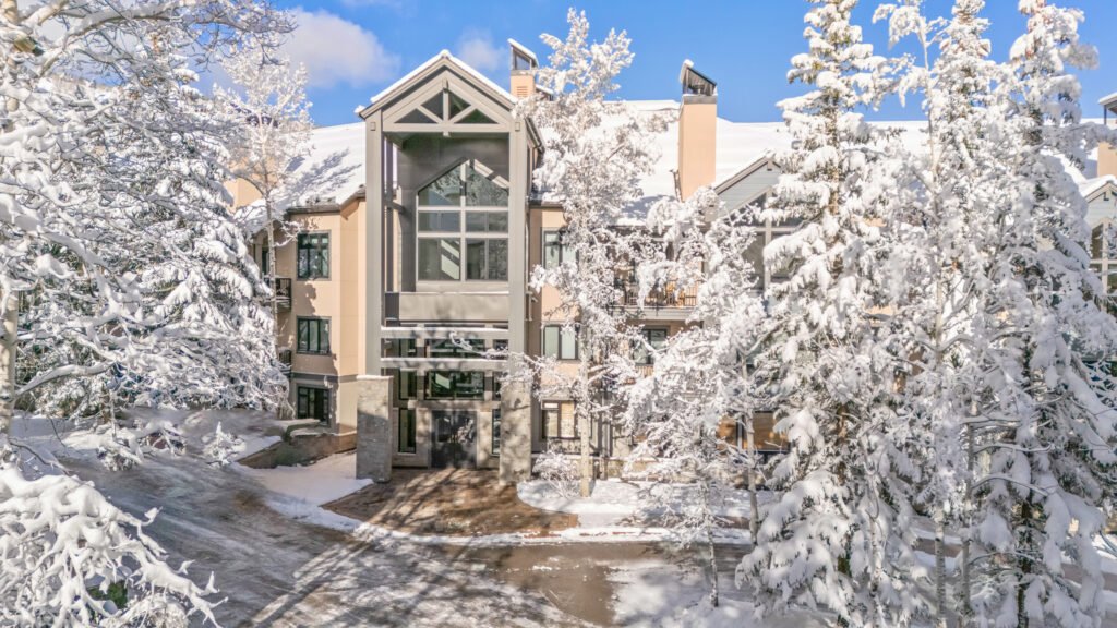 Highlands Westview exterior in winter at Beaver Creek